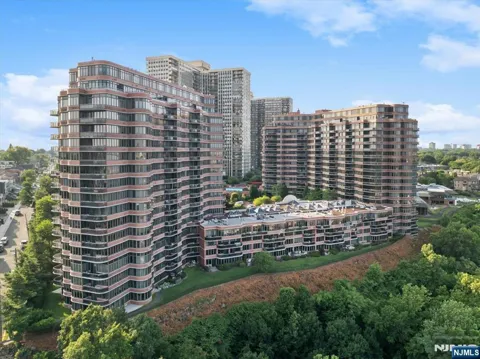 100 Carlyle Drive VG6