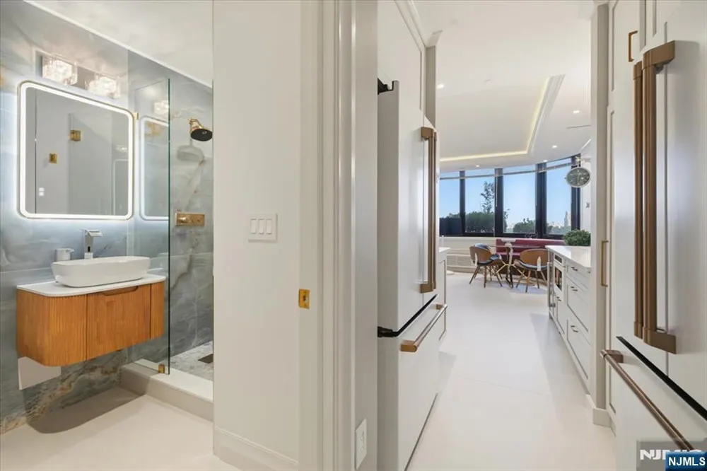 100 Carlyle Drive VG6 Cliffside Park, NJ 07010