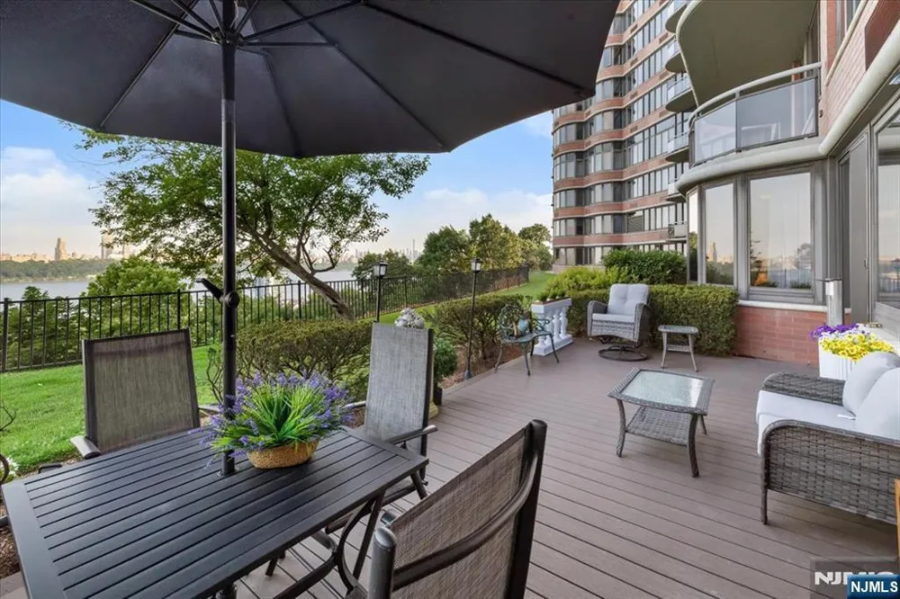 100 Carlyle Drive VG6 Cliffside Park, NJ 07010