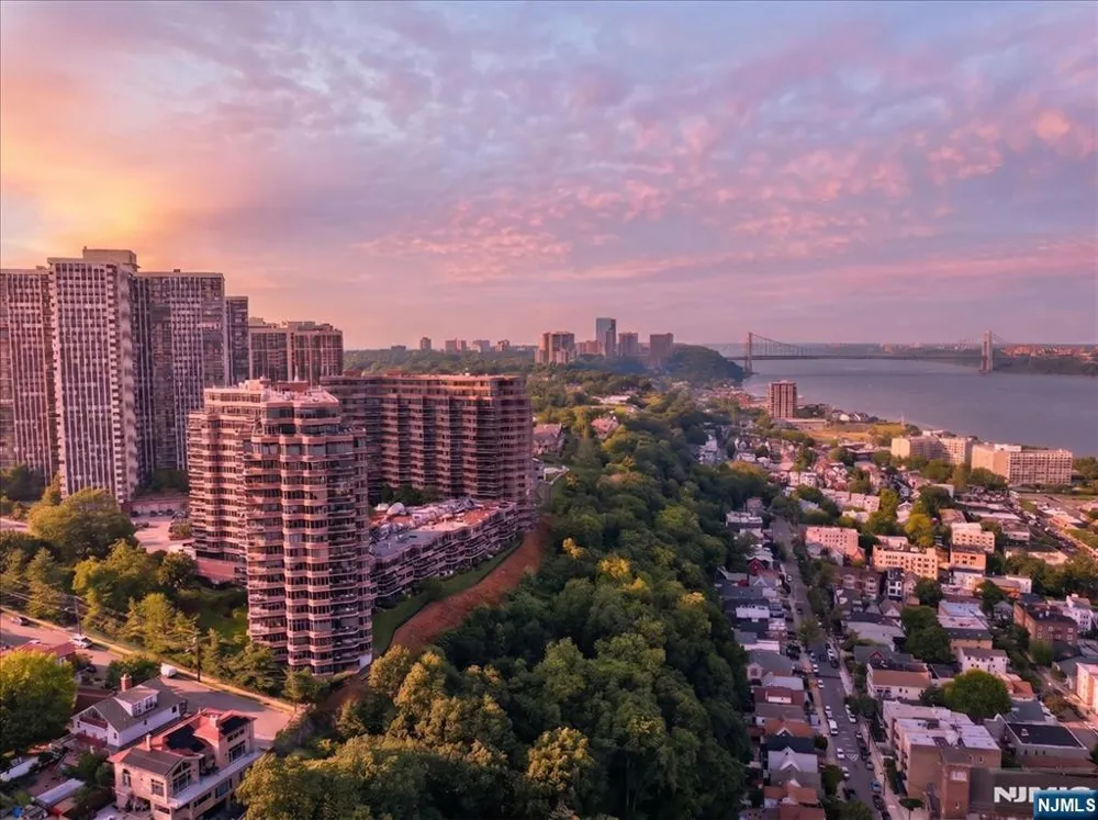 100 Carlyle Drive VG6 Cliffside Park, NJ 07010