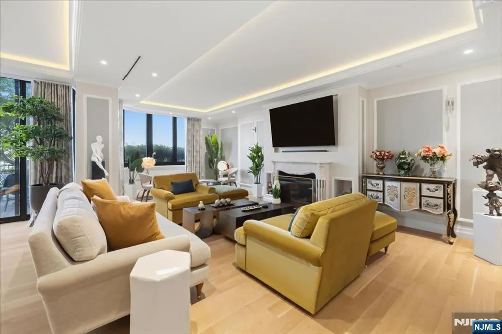 100 Carlyle Drive VG6 Cliffside Park, NJ 07010