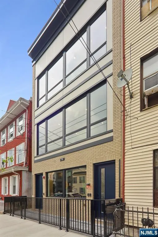 78 Zabriskie Street 3 Jersey City, NJ 07307