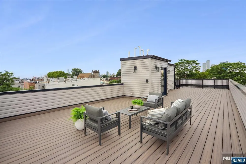 78 Zabriskie Street 3 Jersey City, NJ 07307