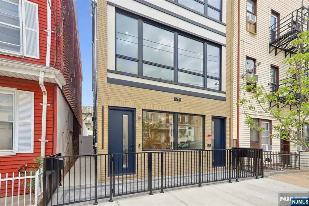 78 Zabriskie Street 3 Jersey City, NJ 07307