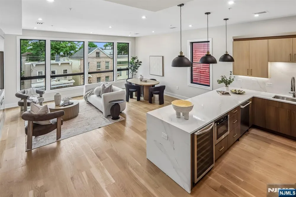 78 Zabriskie Street 3 Jersey City, NJ 07307