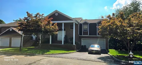 8 Beacon Hill 8