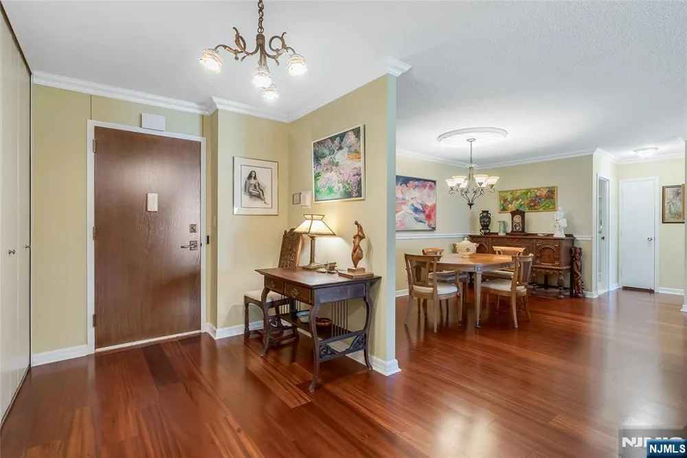 2 Claridge Drive 1NE Verona, NJ 07044
