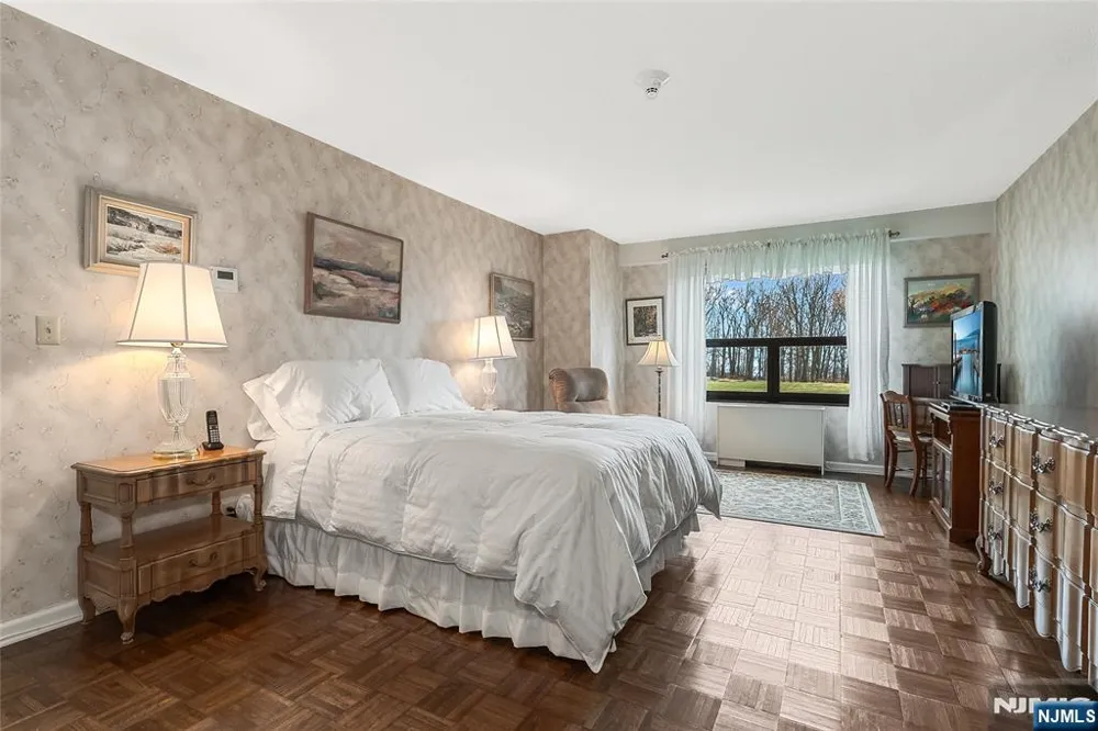 2 Claridge Drive 1NE Verona, NJ 07044