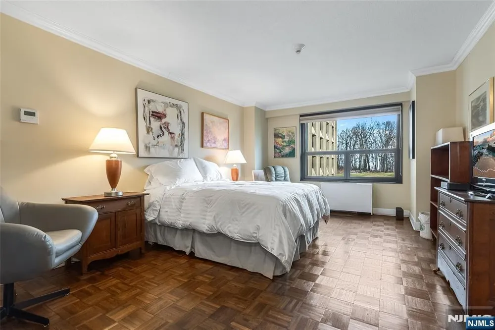 2 Claridge Drive 1NE Verona, NJ 07044
