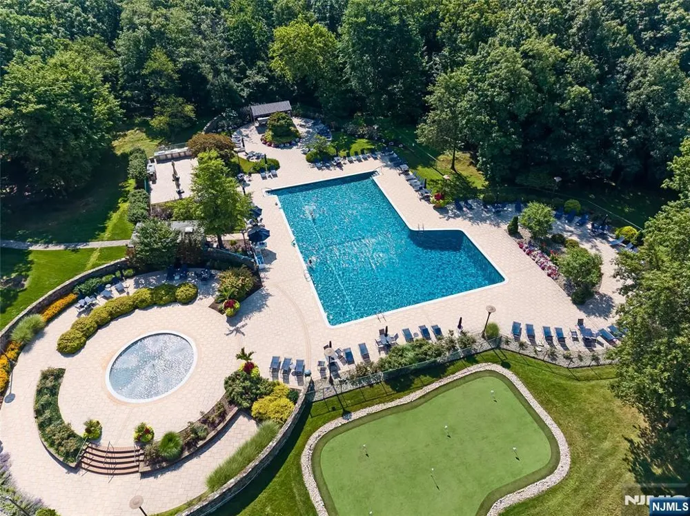 2 Claridge Drive 1NE Verona, NJ 07044