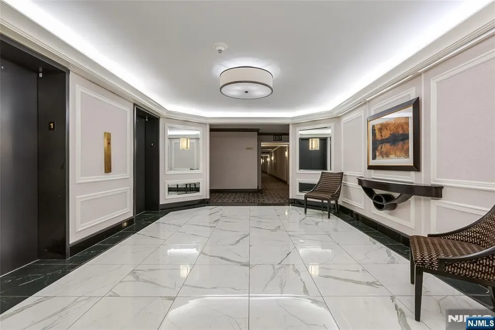 2 Claridge Drive 1NE Verona, NJ 07044