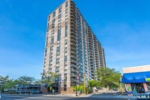 770 Anderson Avenue 23N