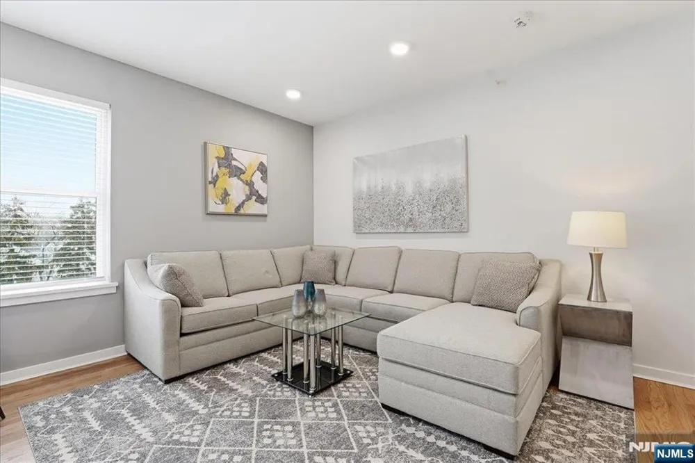 660 Bloomfield Avenue 405 Bloomfield, NJ 07003