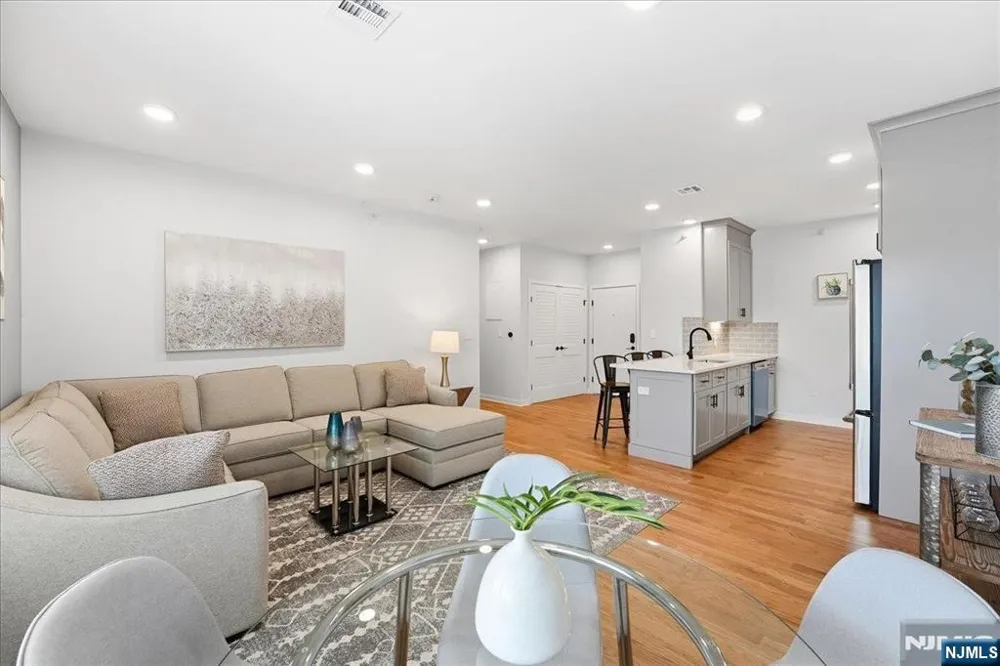 660 Bloomfield Avenue 405 Bloomfield, NJ 07003