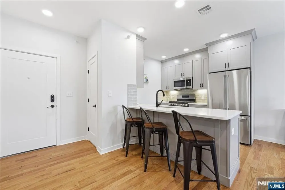 660 Bloomfield Avenue 405 Bloomfield, NJ 07003