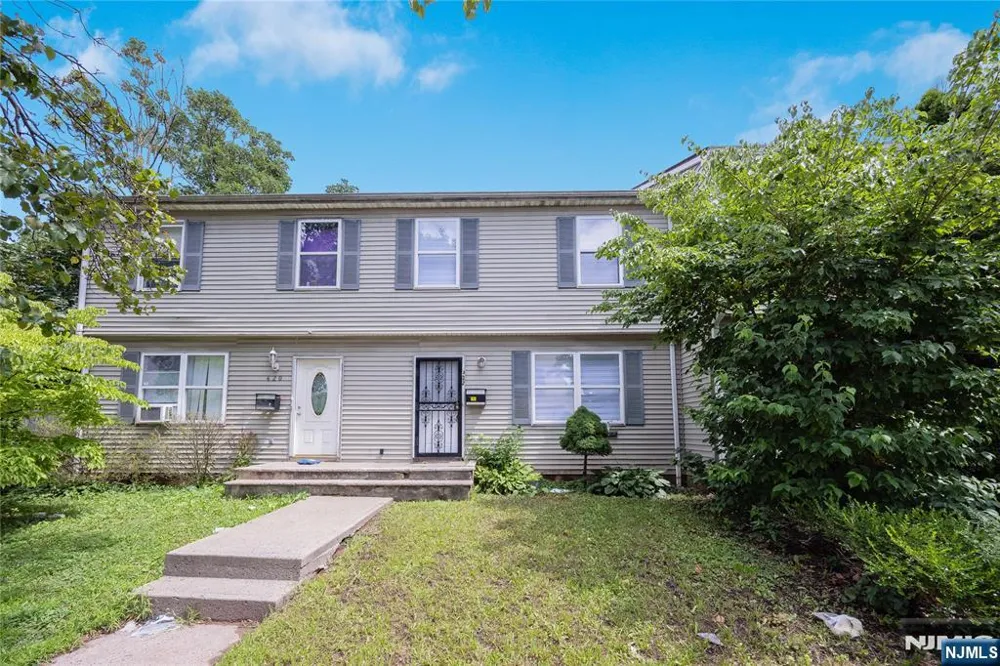 422 Halsted Street East Orange, NJ 07018