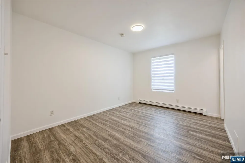 422 Halsted Street East Orange, NJ 07018