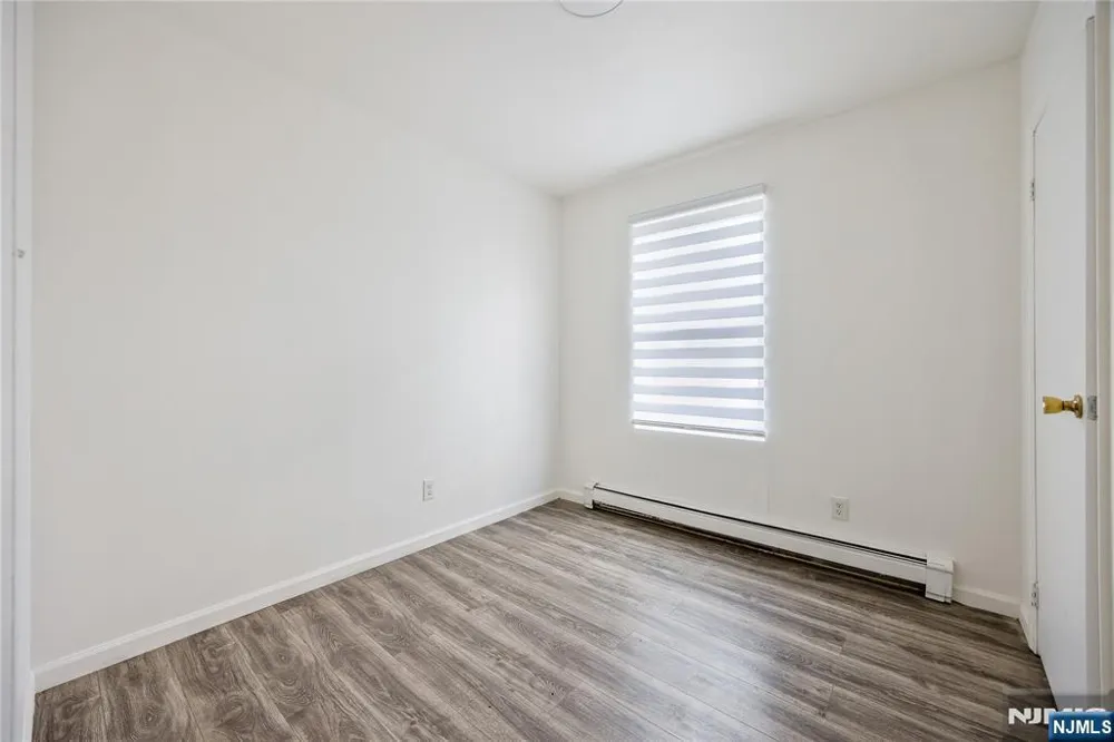 422 Halsted Street East Orange, NJ 07018