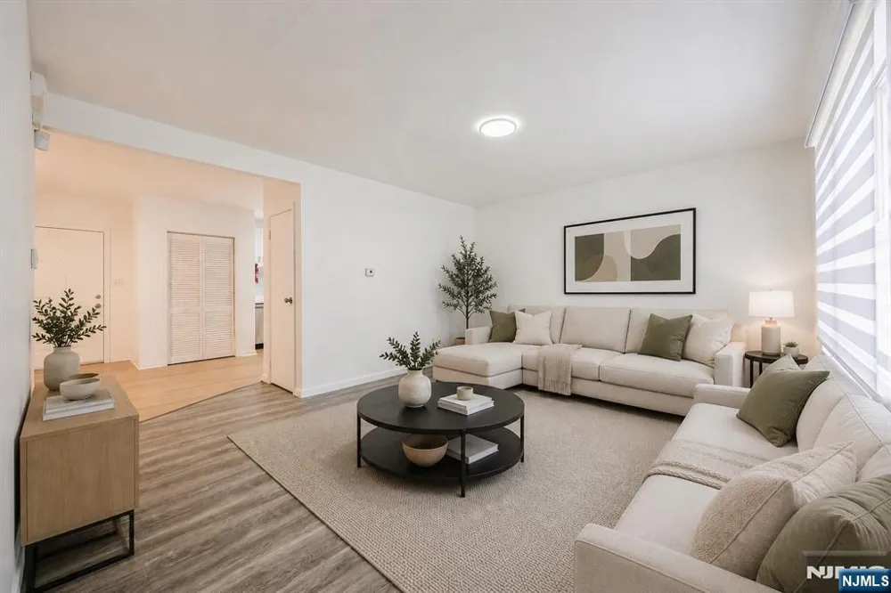 422 Halsted Street East Orange, NJ 07018