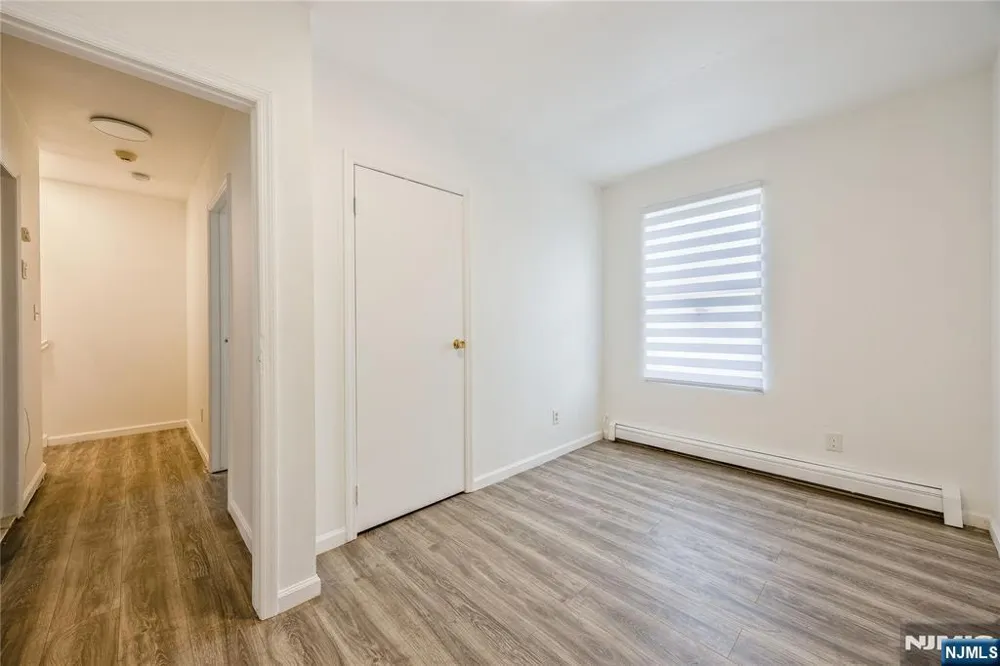 422 Halsted Street East Orange, NJ 07018