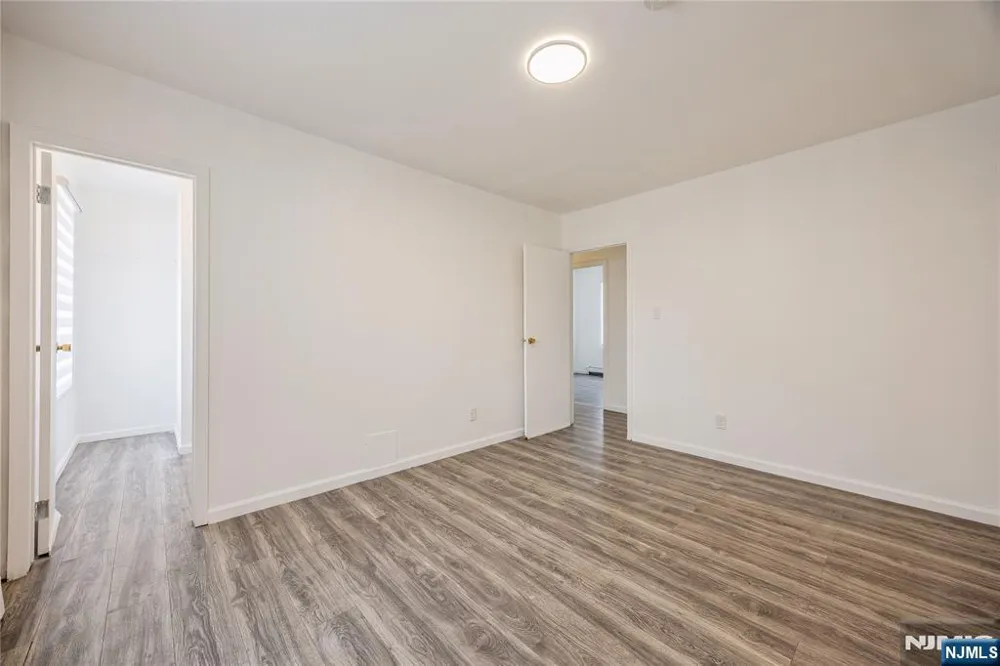 422 Halsted Street East Orange, NJ 07018