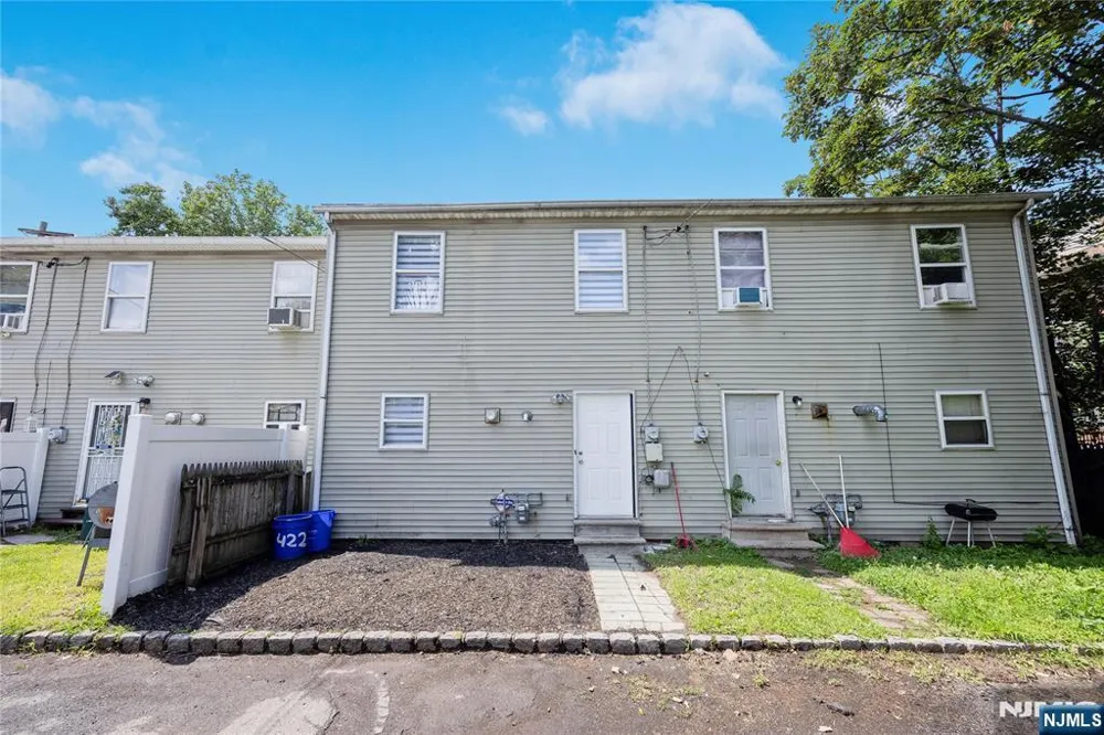 422 Halsted Street East Orange, NJ 07018