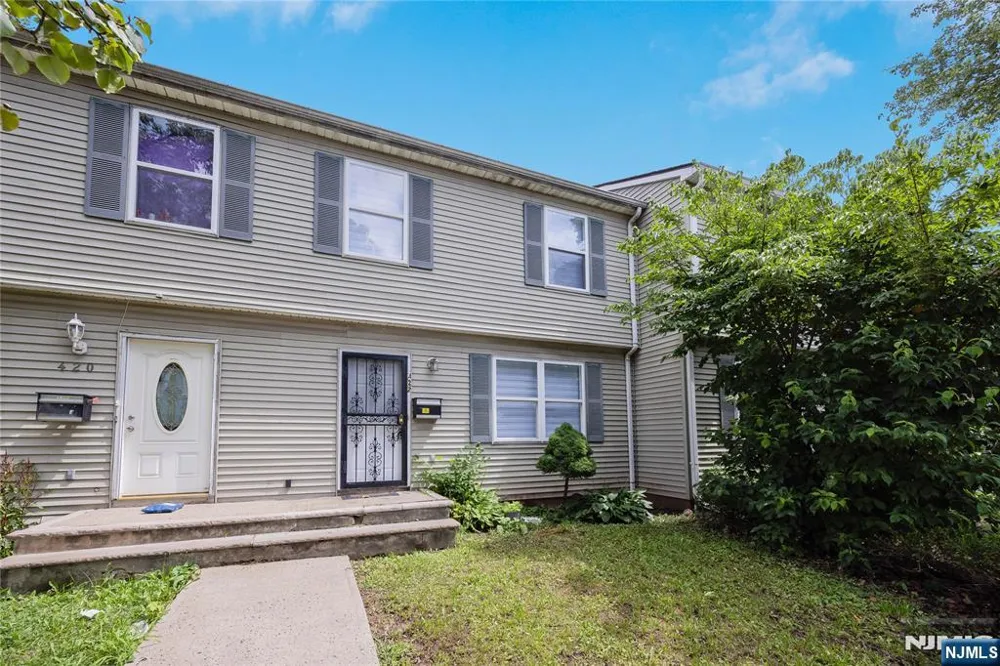 422 Halsted Street East Orange, NJ 07018