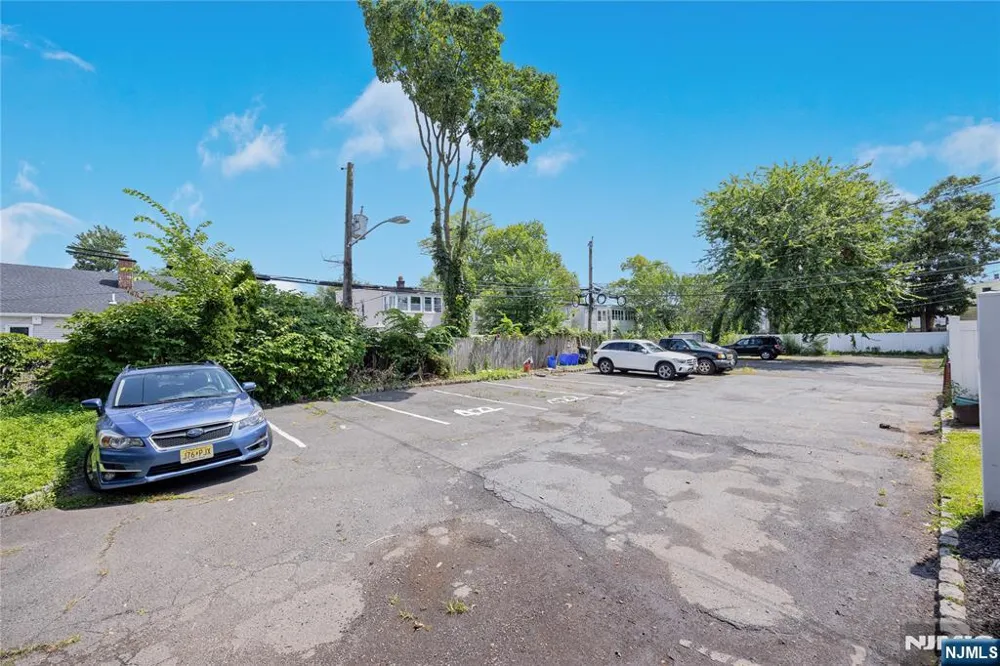 422 Halsted Street East Orange, NJ 07018