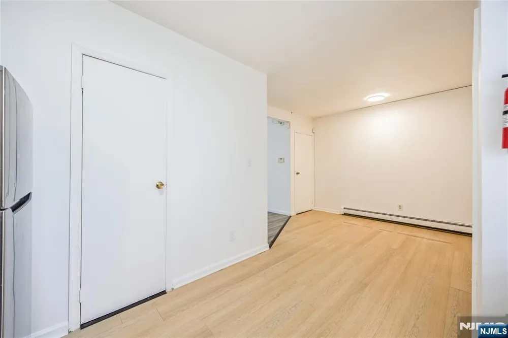 422 Halsted Street East Orange, NJ 07018