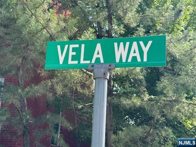 6 Vela Way Edgewater, NJ 07020