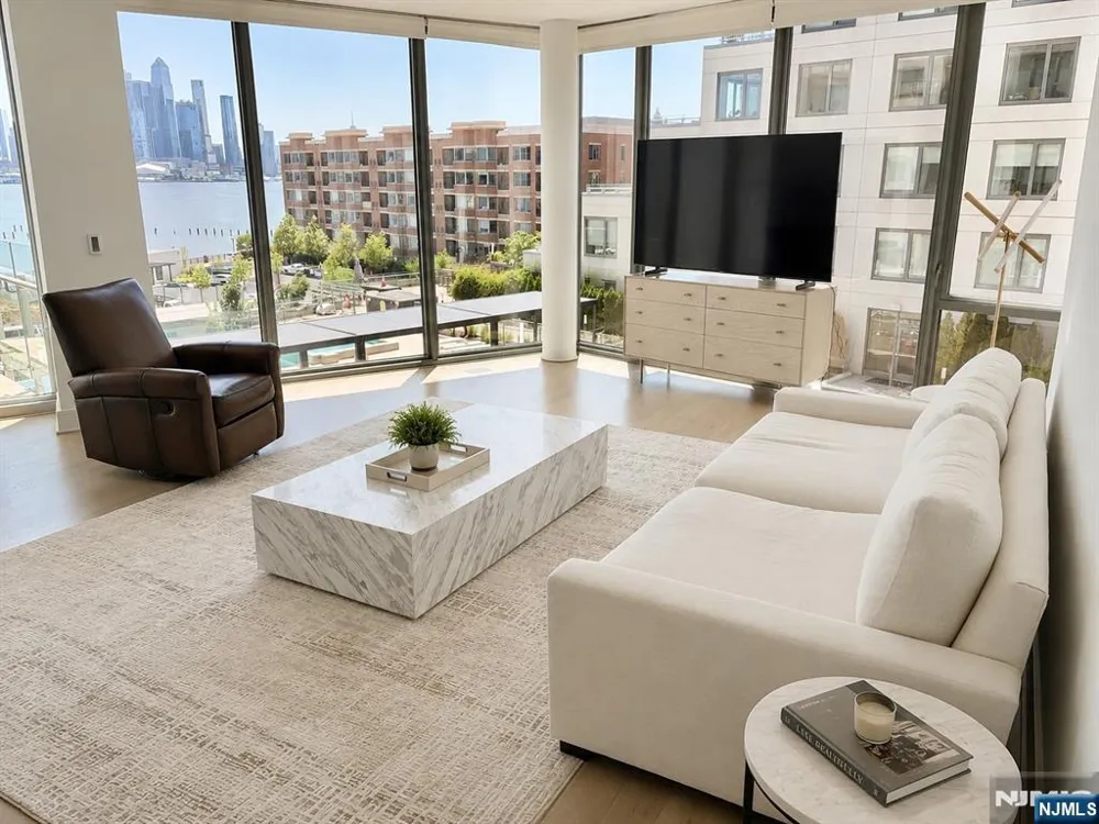 9 Ave At Port Imperial 509 West New York, NJ 07093