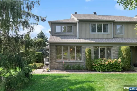 594 Glasmere Road