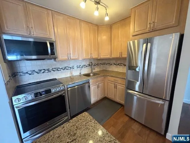 250 Gorge Road 28E Cliffside Park, NJ 07010
