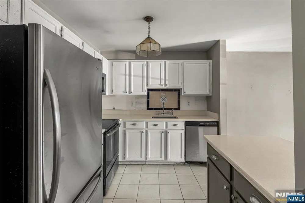 20 Mulford Court C0025 Roseland, NJ 07068