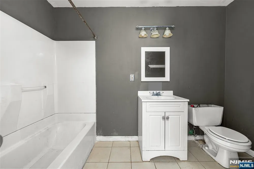 20 Mulford Court C0025 Roseland, NJ 07068