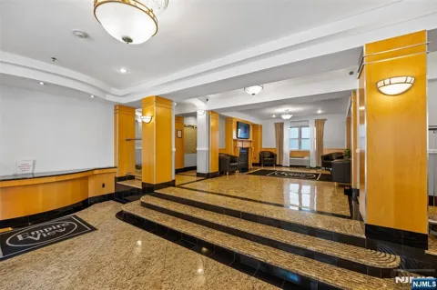 70 Munn Avenue 401