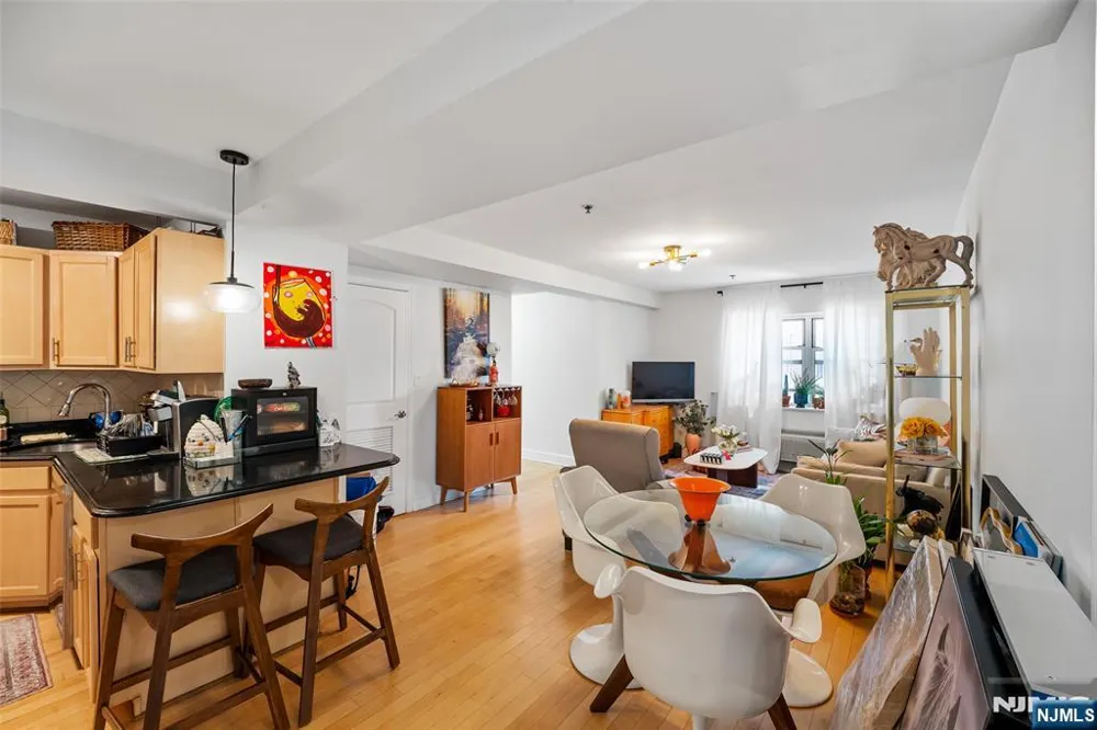 70 Munn Avenue 401 East Orange, NJ 07018