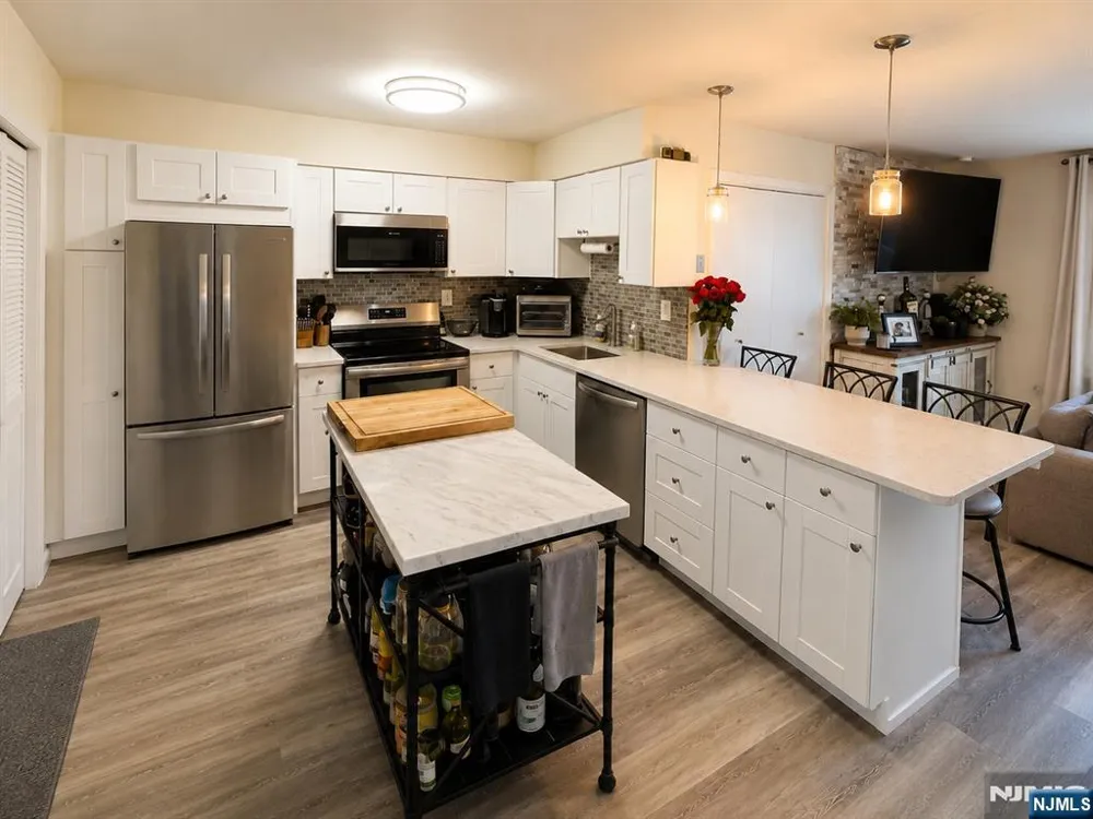 520 Newark Pompton Turnpike 214X Pequannock Township, NJ 07444