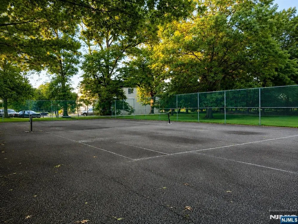 520 Newark Pompton Turnpike 214X Pequannock Township, NJ 07444