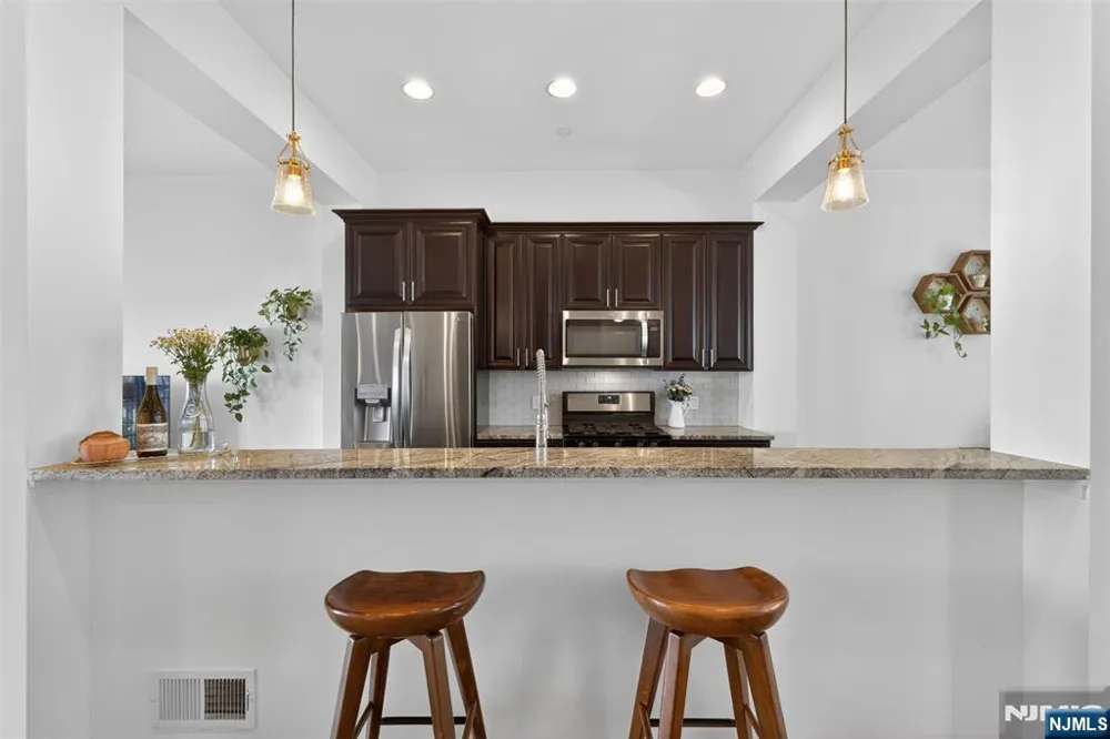 197 Roosevelt Drive Wood Ridge, NJ 07075