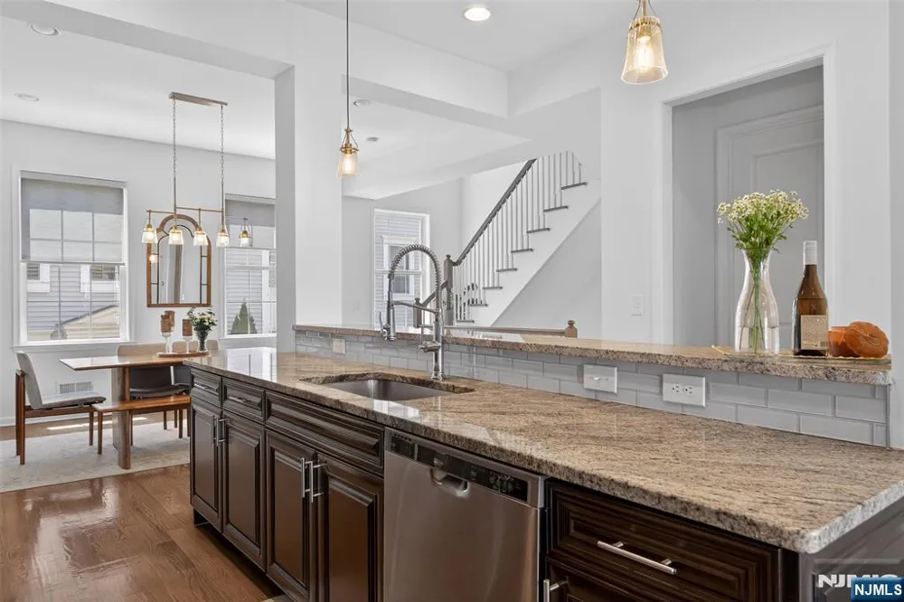 197 Roosevelt Drive Wood Ridge, NJ 07075