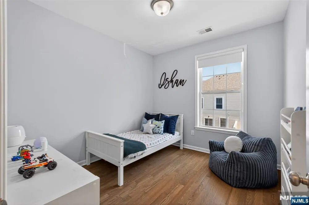 197 Roosevelt Drive Wood Ridge, NJ 07075