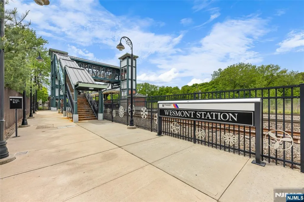 197 Roosevelt Drive Wood Ridge, NJ 07075