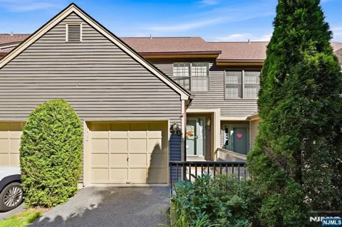 48 Beacon Hill Road D