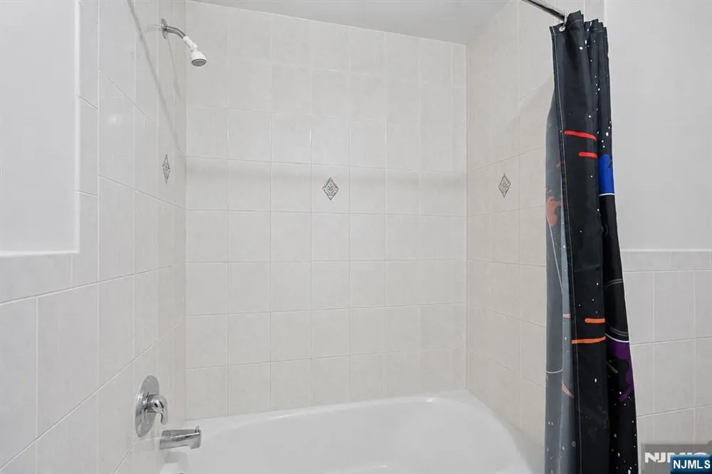 15-19 Tichenor 403 Newark, NJ 07114