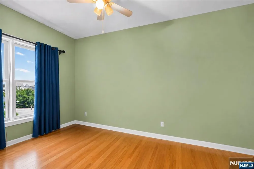15-19 Tichenor 403 Newark, NJ 07114