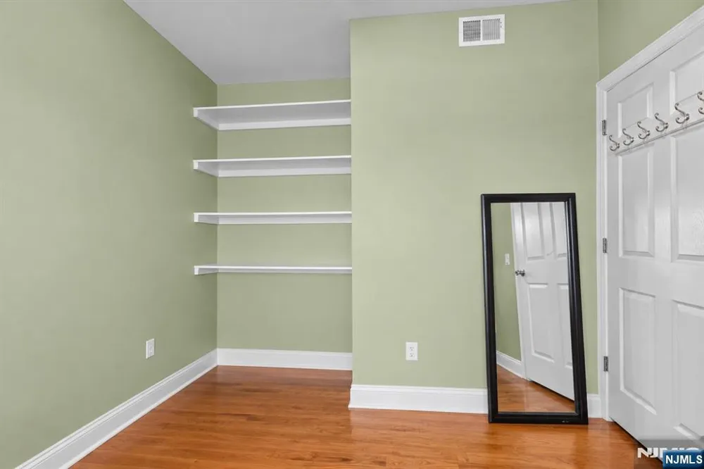 15-19 Tichenor 403 Newark, NJ 07114
