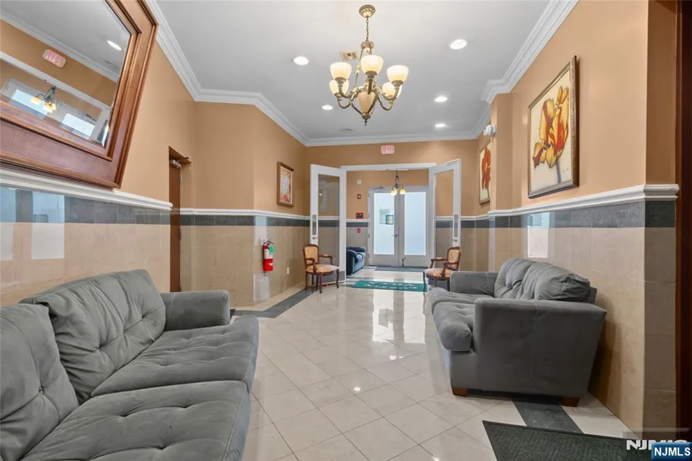 15-19 Tichenor 403 Newark, NJ 07114