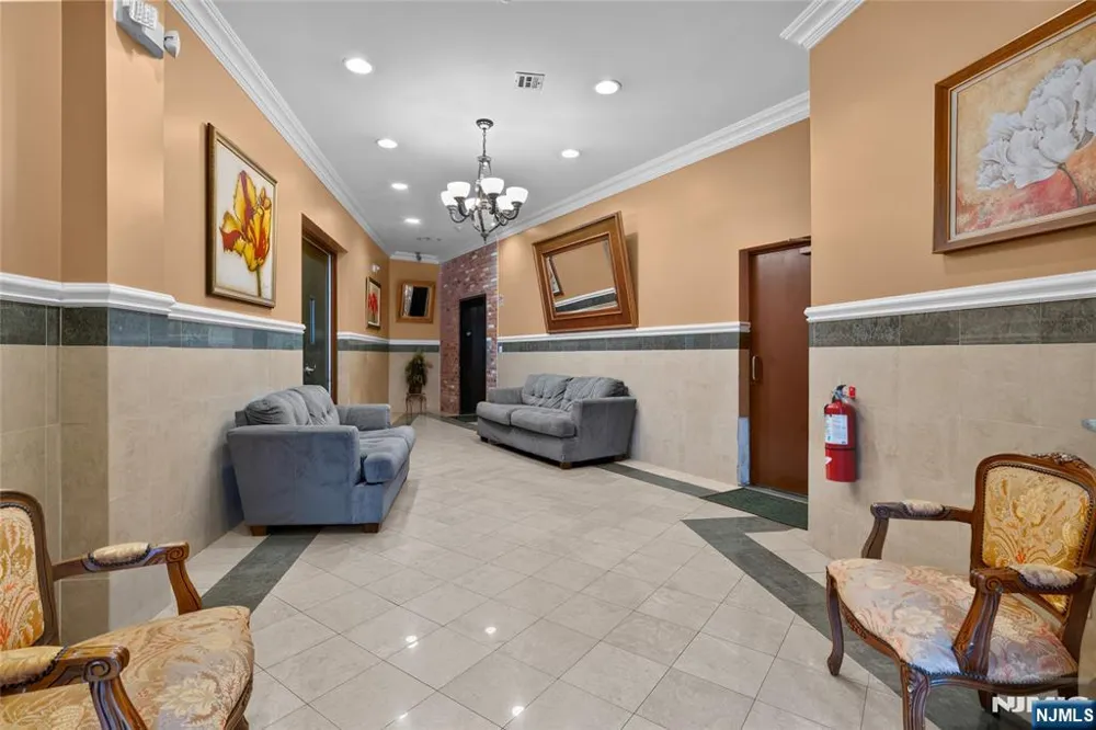 15-19 Tichenor 403 Newark, NJ 07114