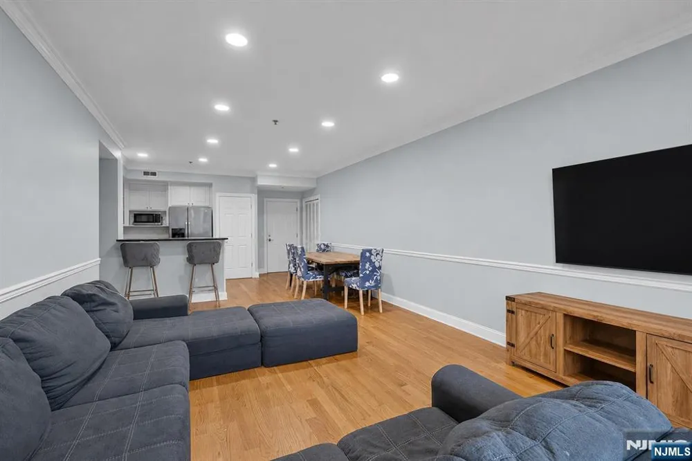 15-19 Tichenor 403 Newark, NJ 07114